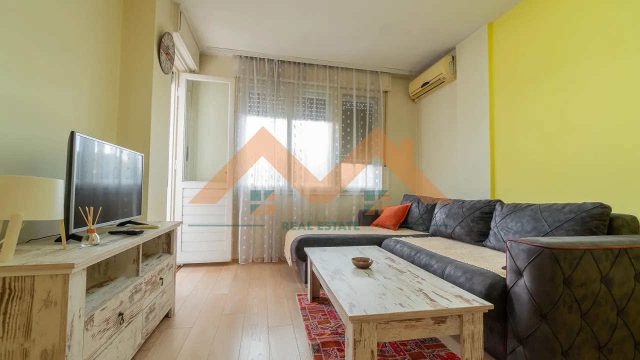 Izdavanje, jednosoban stan, 45m², Preko Morače, Podgorica