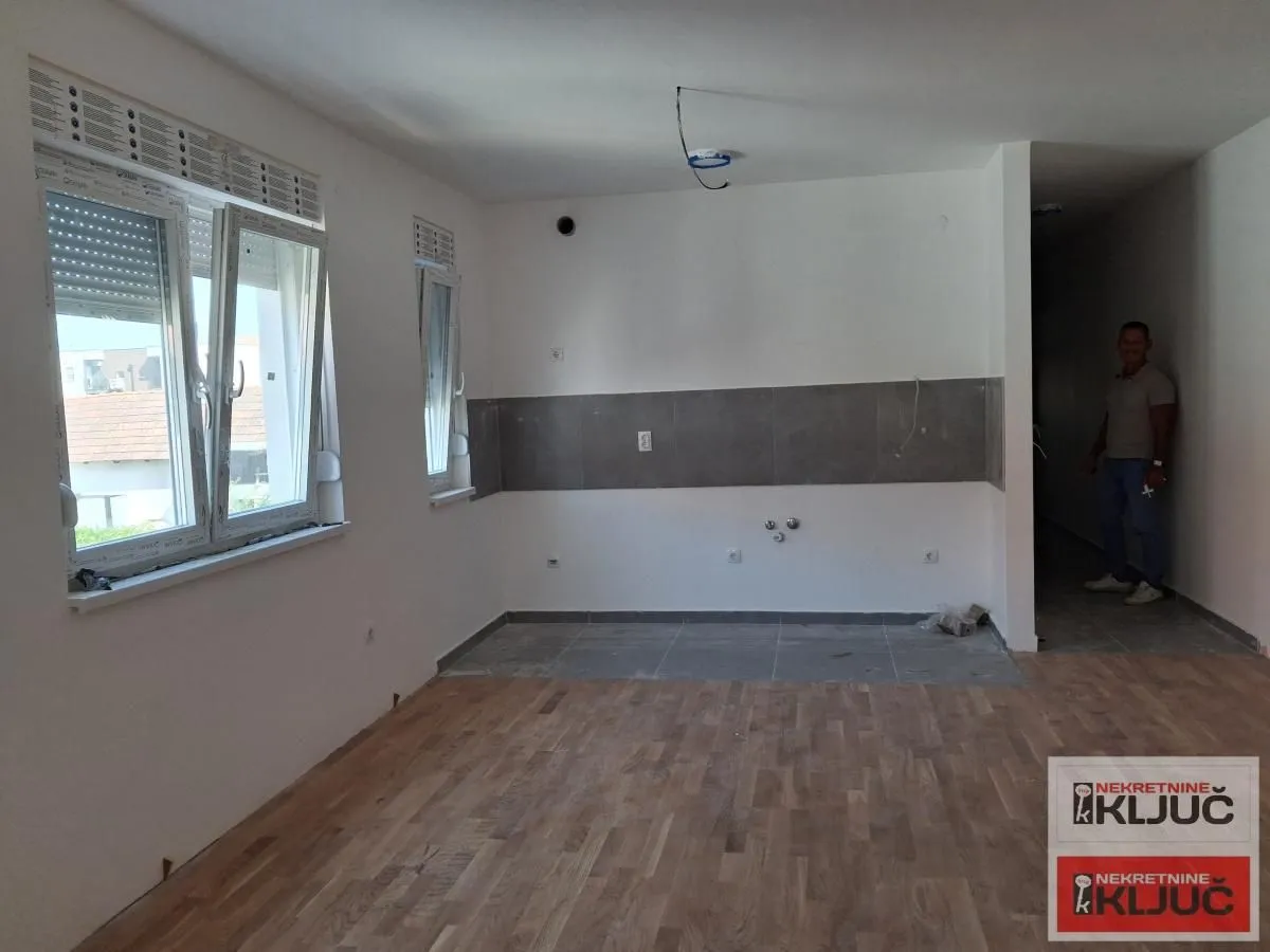 Prodaja, četvorosoban stan, 76m², Adice, Novi Sad Sve Podlokacije