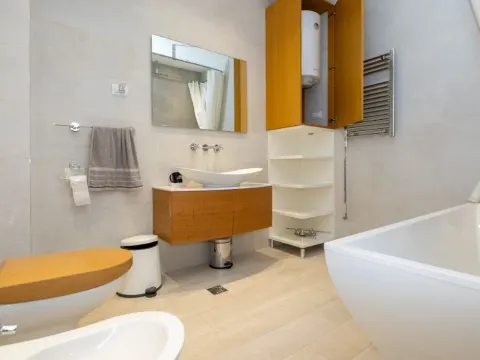 Izdavanje, trosoban stan, 118m², Preko Morače, Podgorica - image 15