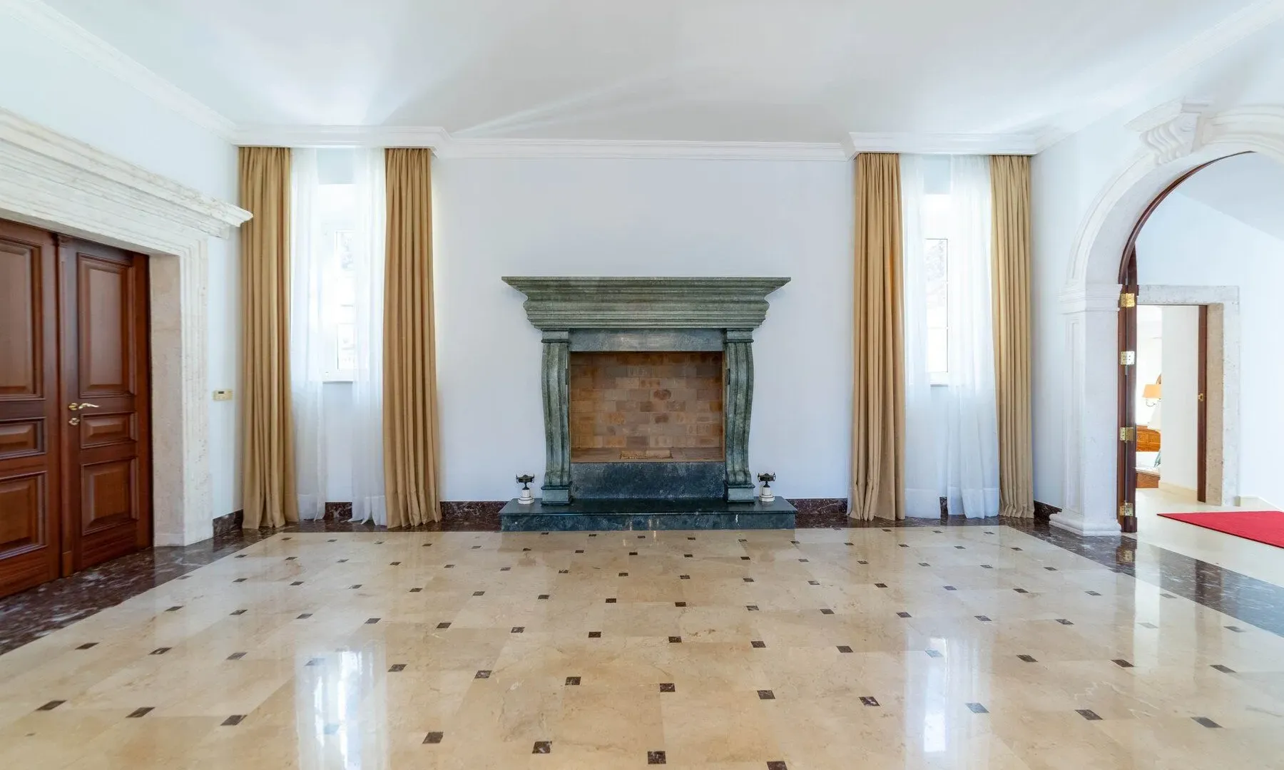 Sale, house, 1100m², Dobrota, Kotor