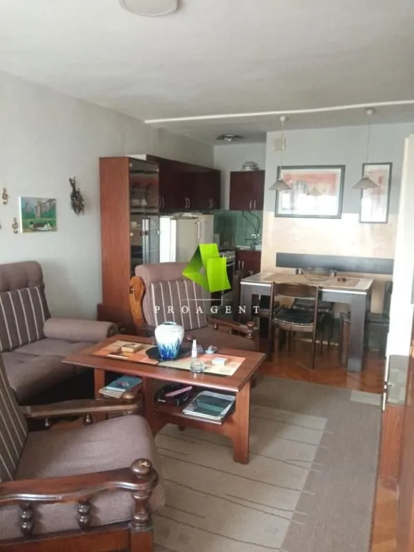 Prodaja, trosoban stan, 80m², Medijana, Niš