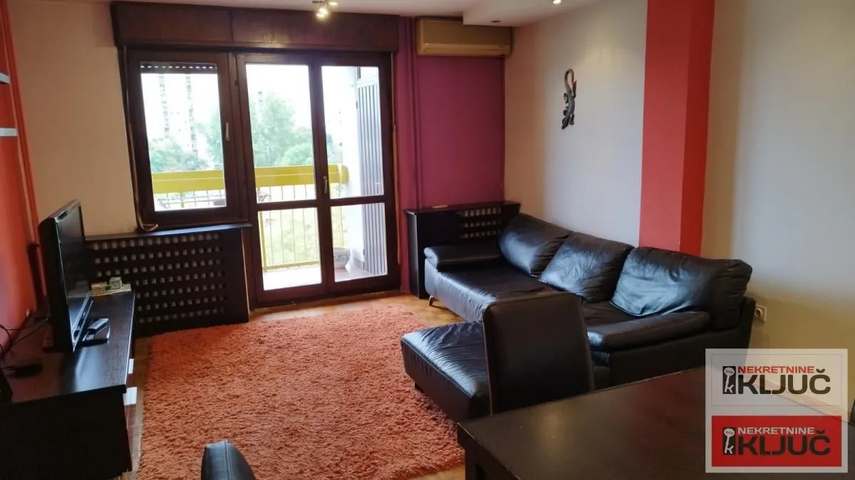 Prodaja, dvosoban stan, 54m², Bulevar Oslobodjenja, Novi Sad Sve Podlokacije