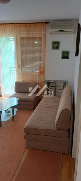 Izdavanje, jednosoban stan, 36m², Bulevar Evrope, Novi Sad Sve Podlokacije