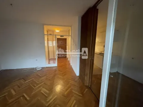 Prodaja, trosoban stan, 77m², Kalenić Pijaca, Vračar Sve Podlokacije - image 6