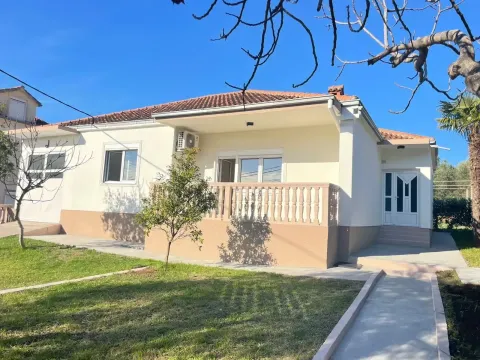 Prodaja, kuća, 118m², Tivat, Crna Gora - image 1