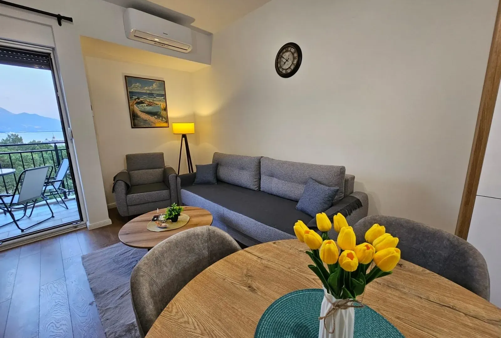 Izdavanje, dvosoban stan, 58m², Bijela, Herceg Novi