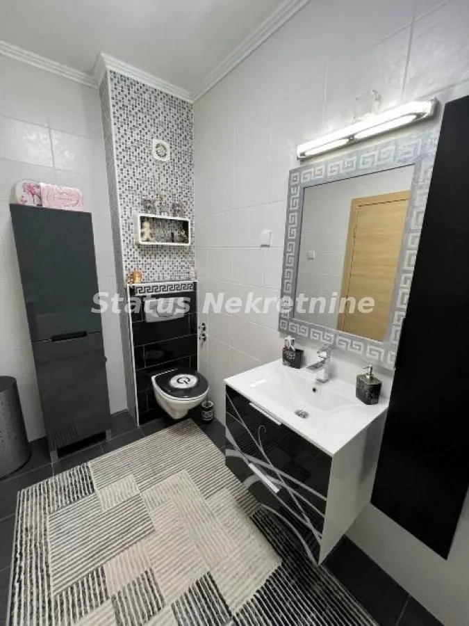 Prodaja, četvorosoban stan, 120m², Novo naselje, Novi Sad