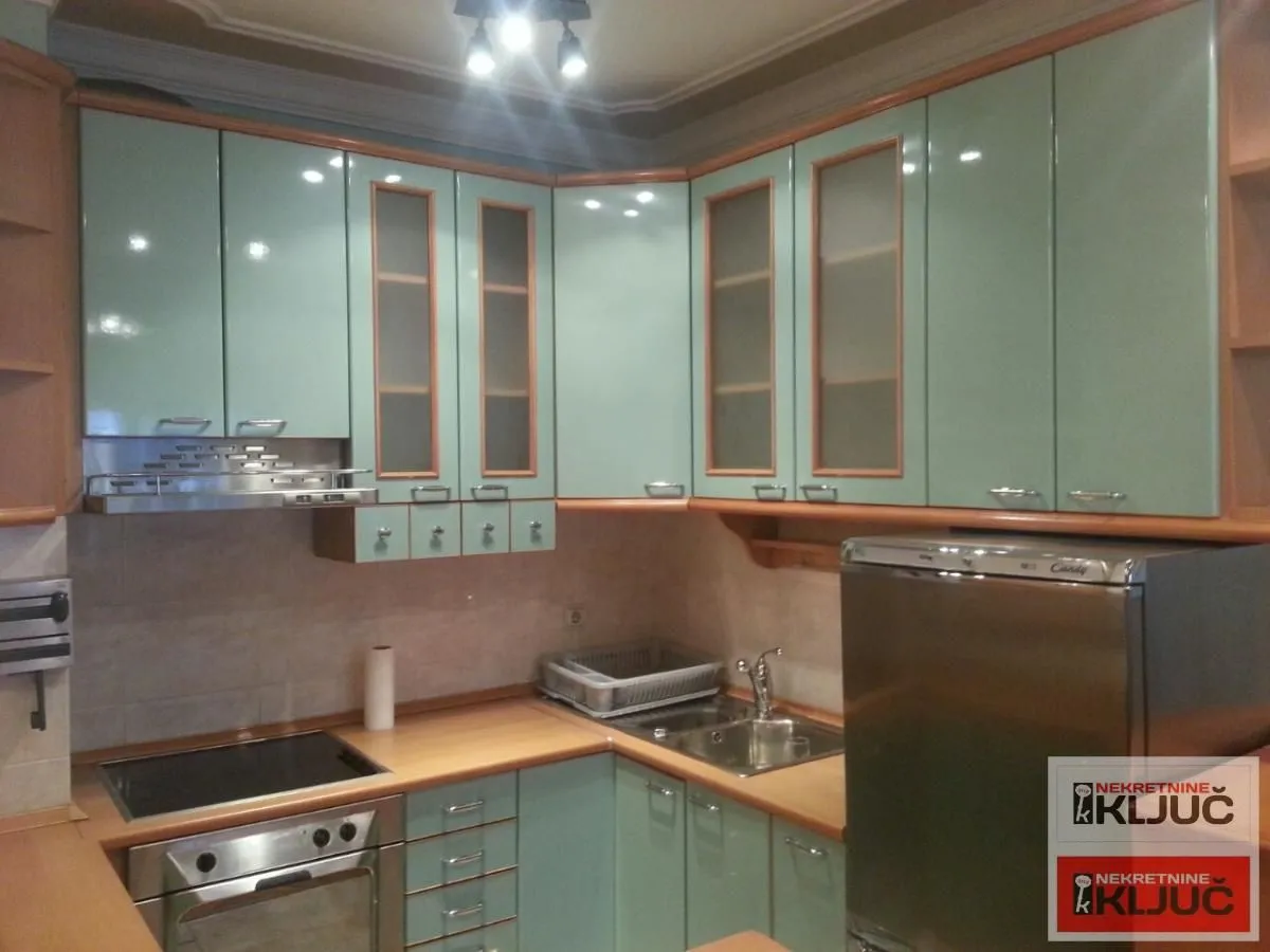 Prodaja, dvosoban stan, 56m², Grbavica, Novi Sad Sve Podlokacije