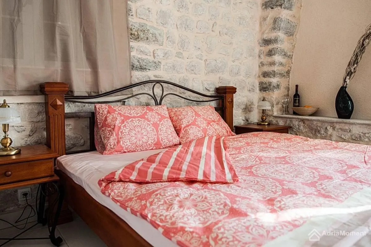 Sale, one bedroom apartment, 54m², Prčanj, Kotor