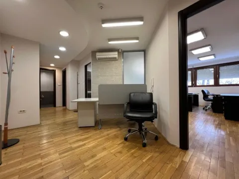 Izdavanje, poslovni prostor, 70m², Preko Morače, Podgorica - image 10
