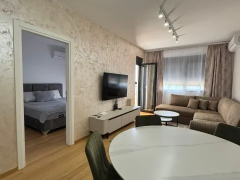 Prodaja, dvosoban stan, 71m², Bečići, Budva - image 1