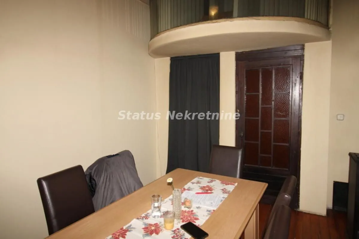 Prodaja, kuća, 330m², Čenej, Novi Sad Sve Podlokacije