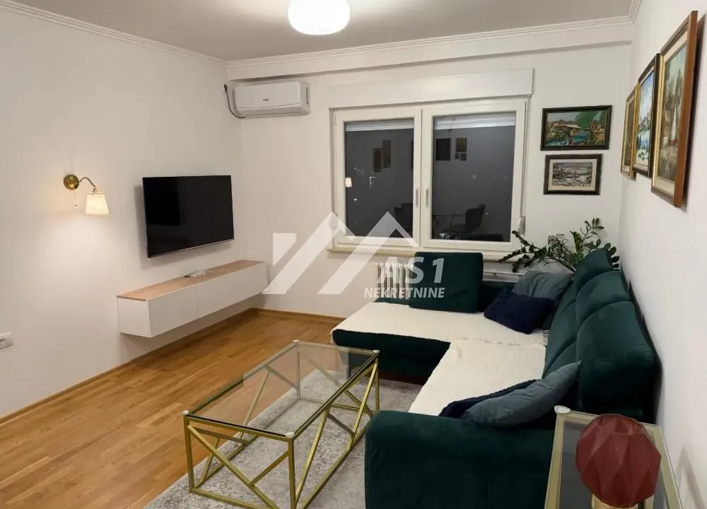 Izdavanje, dvosoban stan, 57m², Banatić, Novi Sad Sve Podlokacije
