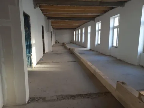 Izdavanje, poslovni prostor, 1600m², Zemun Centar, Zemun Sve Podlokacije - image 4