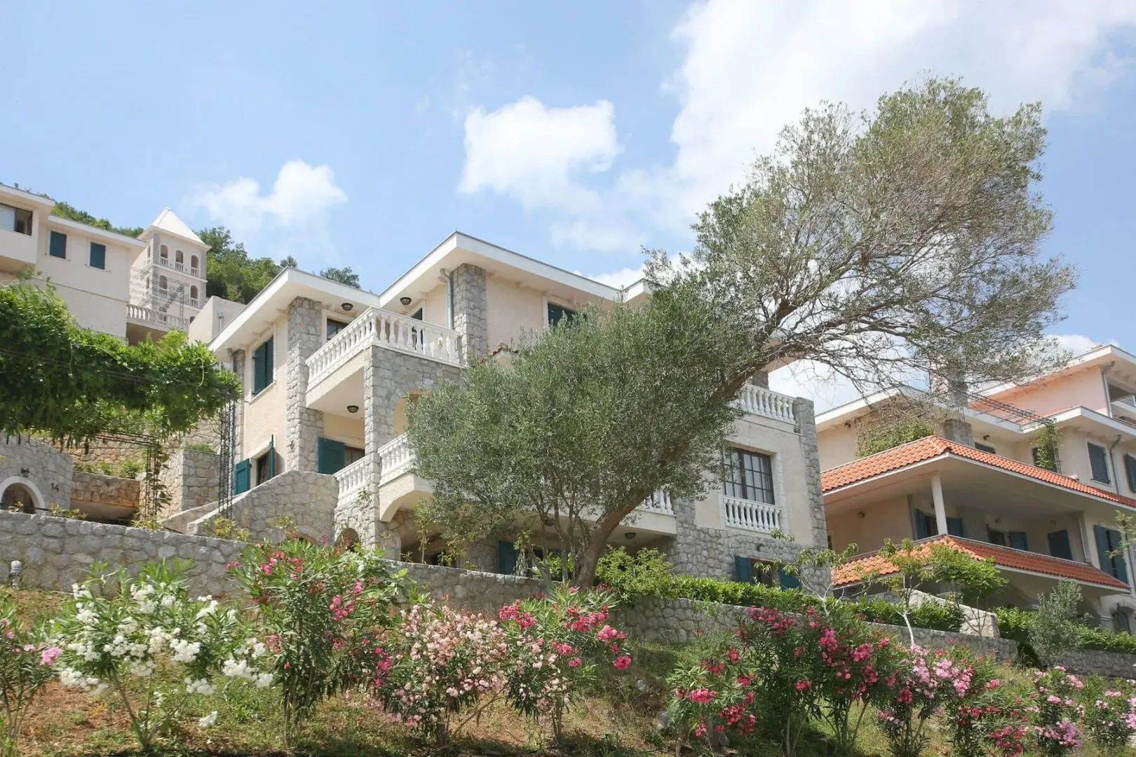 Prodaja, kuća, 235m², Kostanjica, Kotor