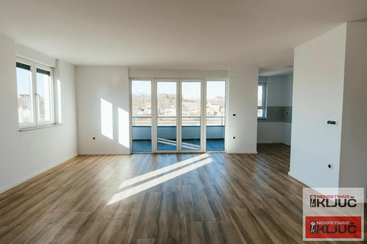 Prodaja, četvorosoban stan, 116m², Petrovaradin, Novi Sad