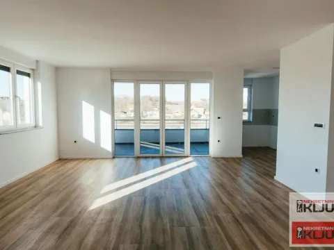Prodaja, četvorosoban stan, 116m², Petrovaradin, Novi Sad