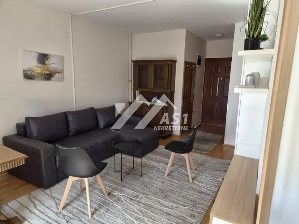Izdavanje, jednosoban stan, 29m², Podbara, Novi Sad Sve Podlokacije