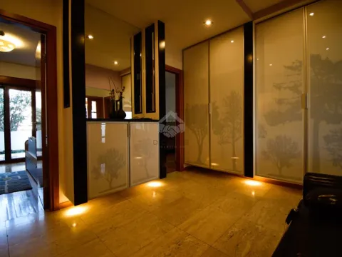 Izdavanje, dvosoban stan, 160m², Gorica C, Podgorica - image 17