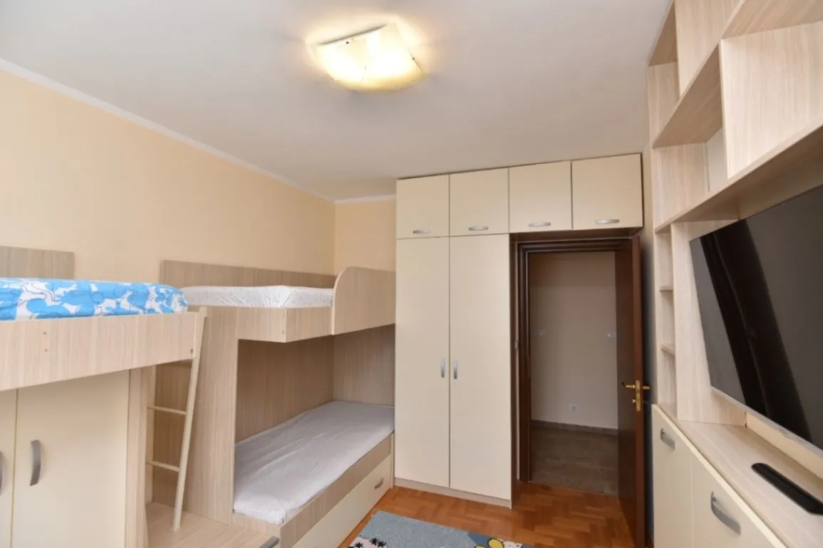 Rent, two bedroom apartment, 65m², Stari Aerodrom, Podgorica