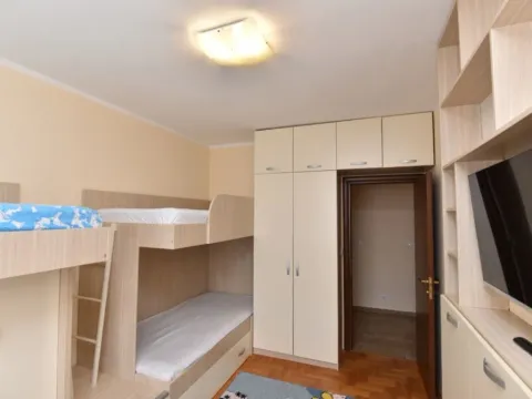 Izdavanje, dvosoban stan, 65m², Stari Aerodrom, Podgorica - image 6