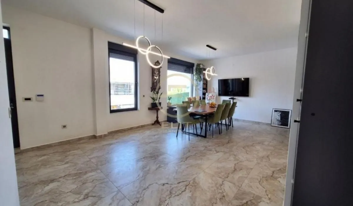 Prodaja, stan, 145m², Sremska Kamenica, Petrovaradin