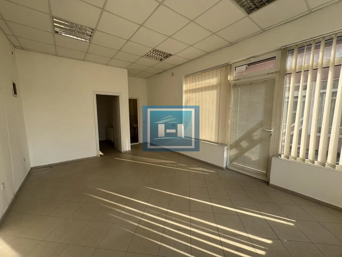 Rent, office space, 35m², Ćuprija, Srbija