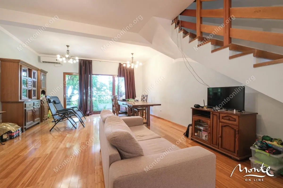 Prodaja, trosoban stan, 130m², Risan, Kotor