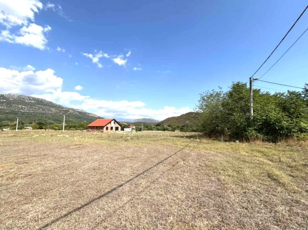 Prodaja, plac, 1000m², Pričelje, Podgorica