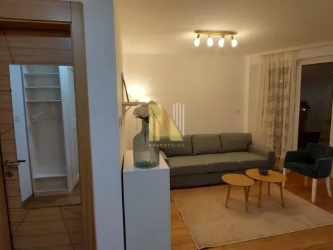 Izdavanje, garsonjera, 30m², Bulevar Oslobodjenja, Novi Sad Sve Podlokacije - image 4