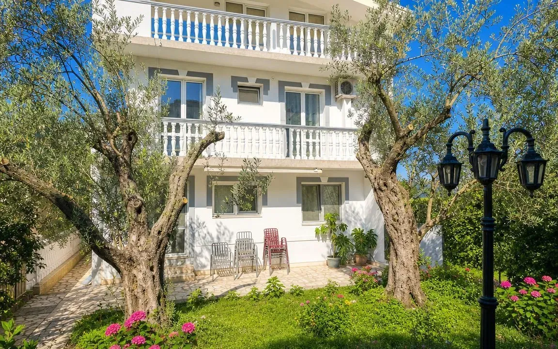 Sale, house, 368m², Bečići, Budva