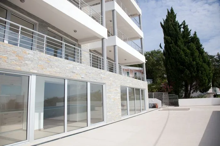 Prodaja, stan, 138m², Dobra Voda, Bar