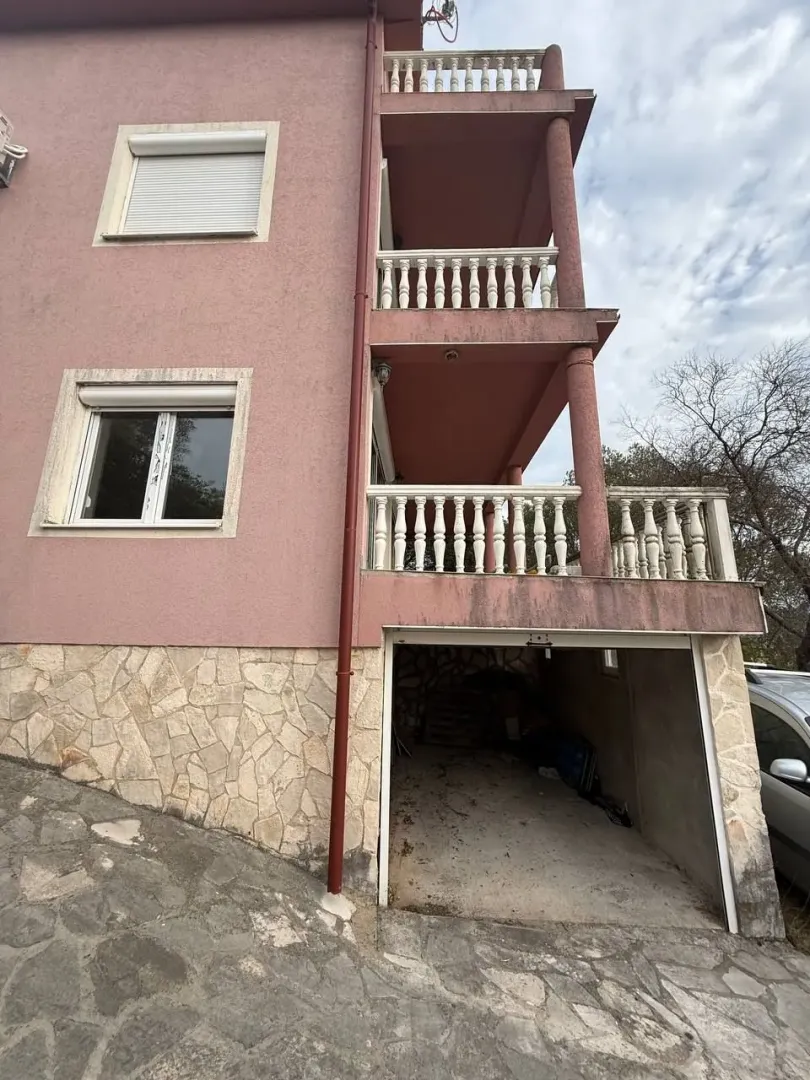 Rent, house, 300m², Tivat, Crna Gora
