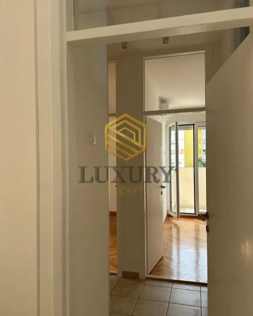 Izdavanje, dvosoban stan, 67m², Gintaš, Podgorica