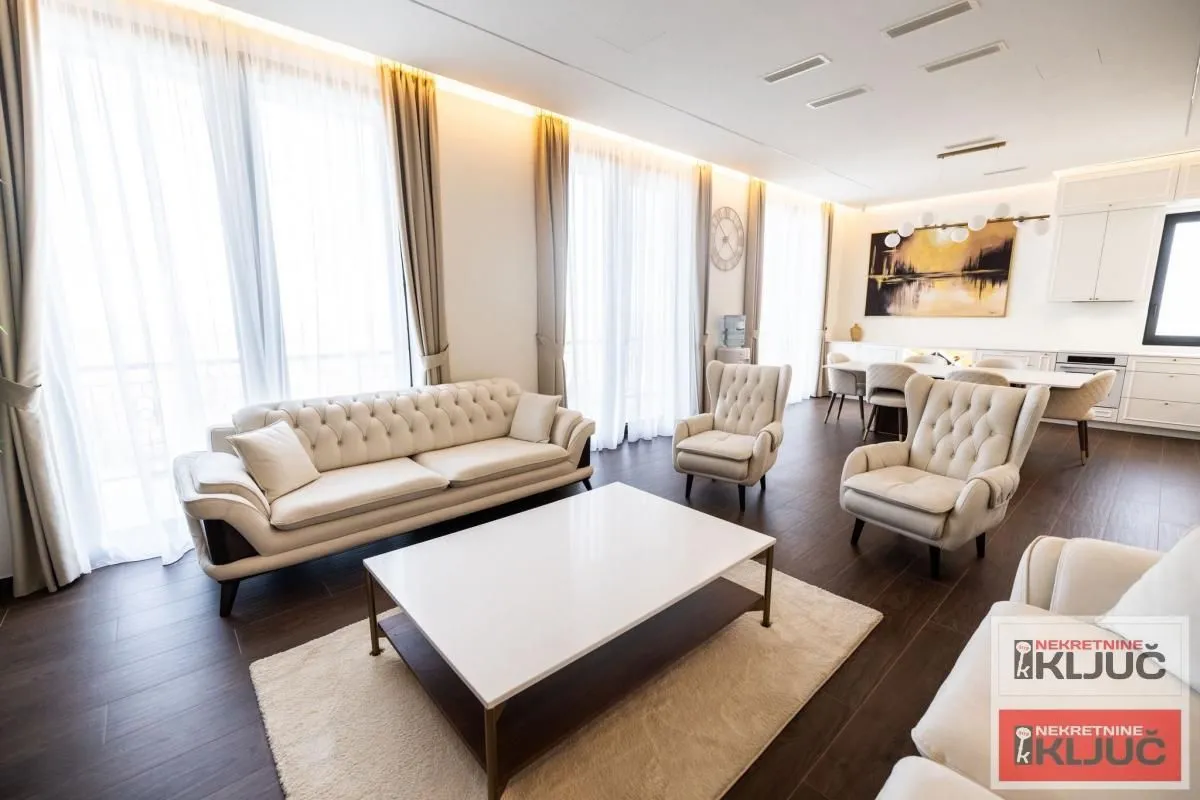 Izdavanje, četvorosoban stan, 135m², Tatarsko brdo, Petrovaradin