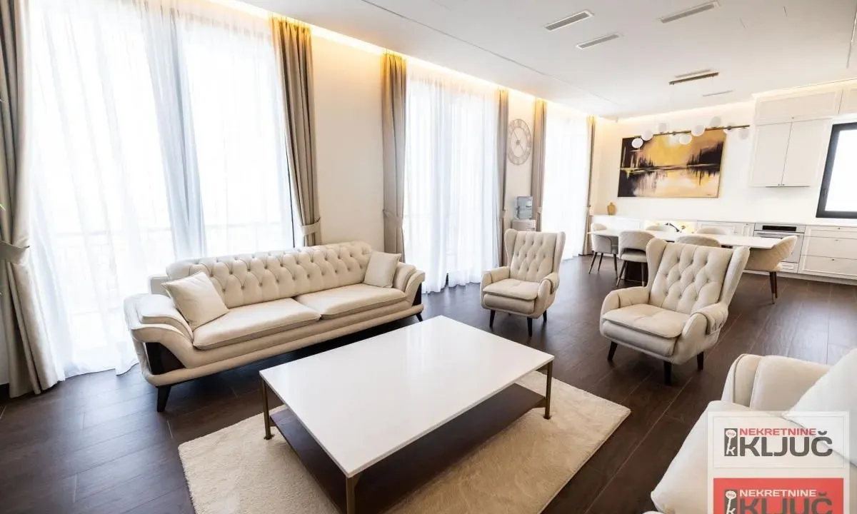 Izdavanje, četvorosoban stan, 135m², Tatarsko brdo, Petrovaradin