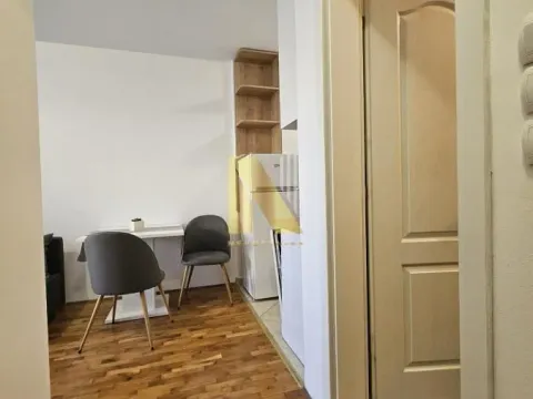 Izdavanje, garsonjera, 25m², Bulevar Evrope, Novi Sad Sve Podlokacije - image 8