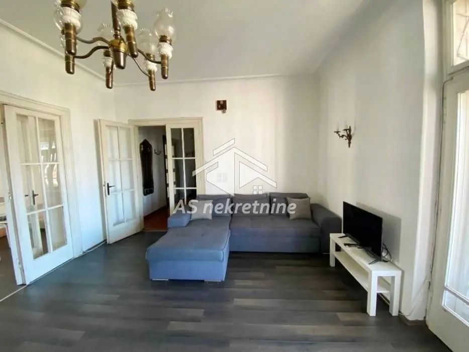 Rent, four bedroom apartment, 120m², Stari Grad, Beograd