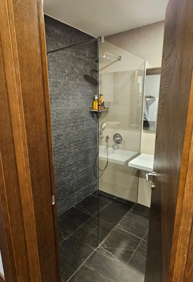 Izdavanje, jednosoban stan, 48m², Ljubović, Podgorica