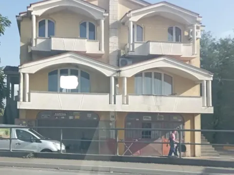 Prodaja, kuća, 600m², Golubovci, Podgorica - image 1