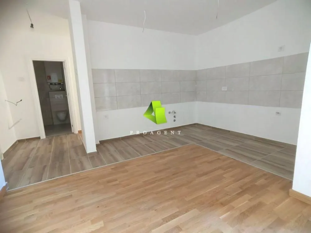 Prodaja, trosoban stan, 79m², Medijana, Niš