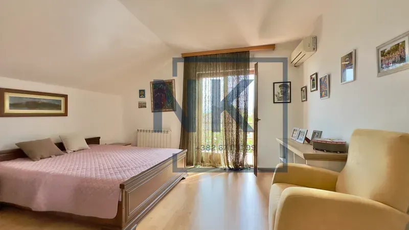 Prodaja, kuća, 250m², Donja Gorica, Podgorica
