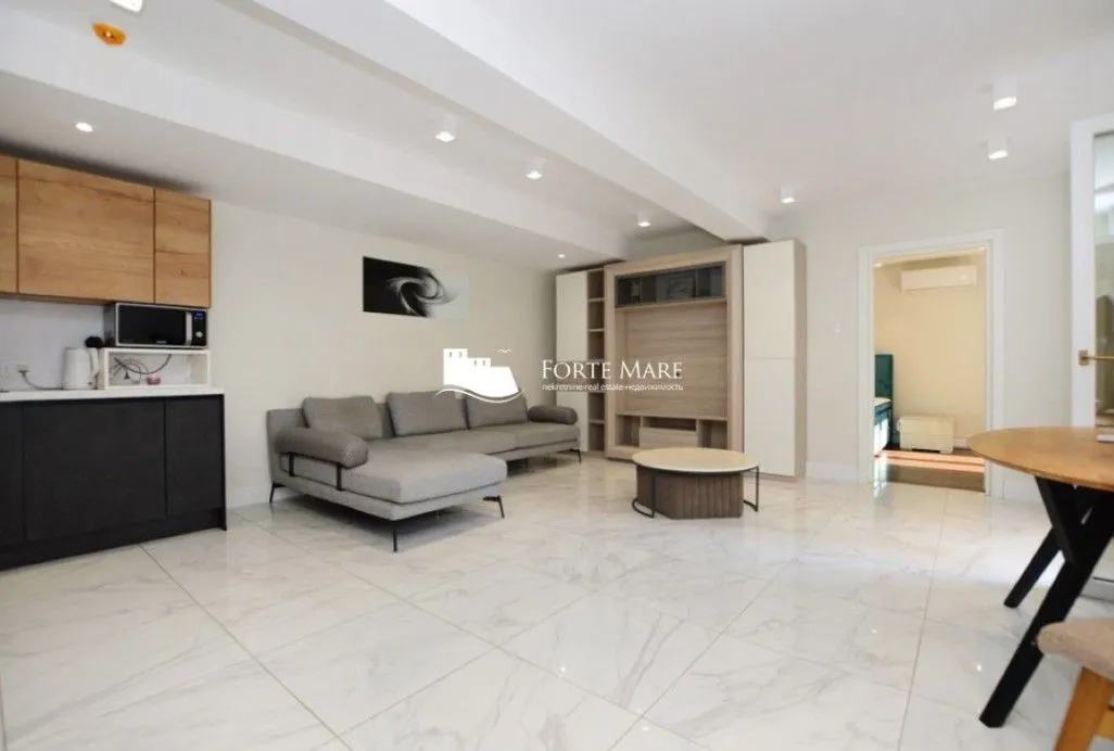 Prodaja, dvosoban stan, 74m², Đenovići, Herceg Novi