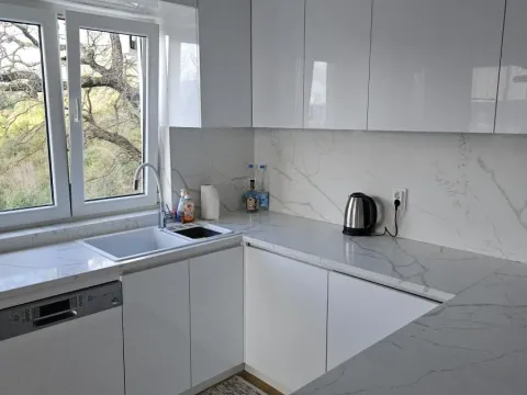 Rent, one bedroom apartment, 56m², Kalimanj, Tivat - image 8