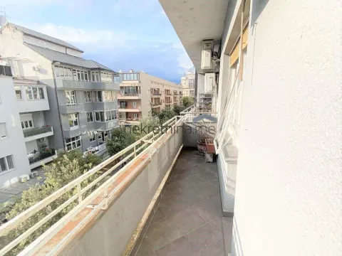 Izdavanje, dvosoban stan, 90m², Centar, Podgorica - image 3