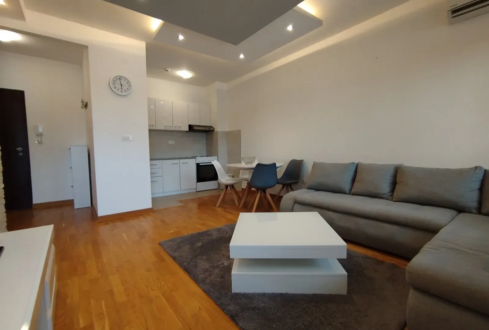 Rent, one bedroom apartment, 45m², City Kej, Podgorica