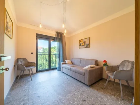 Sale, two bedroom apartment, 78m², Kalimanj, Tivat - image 9