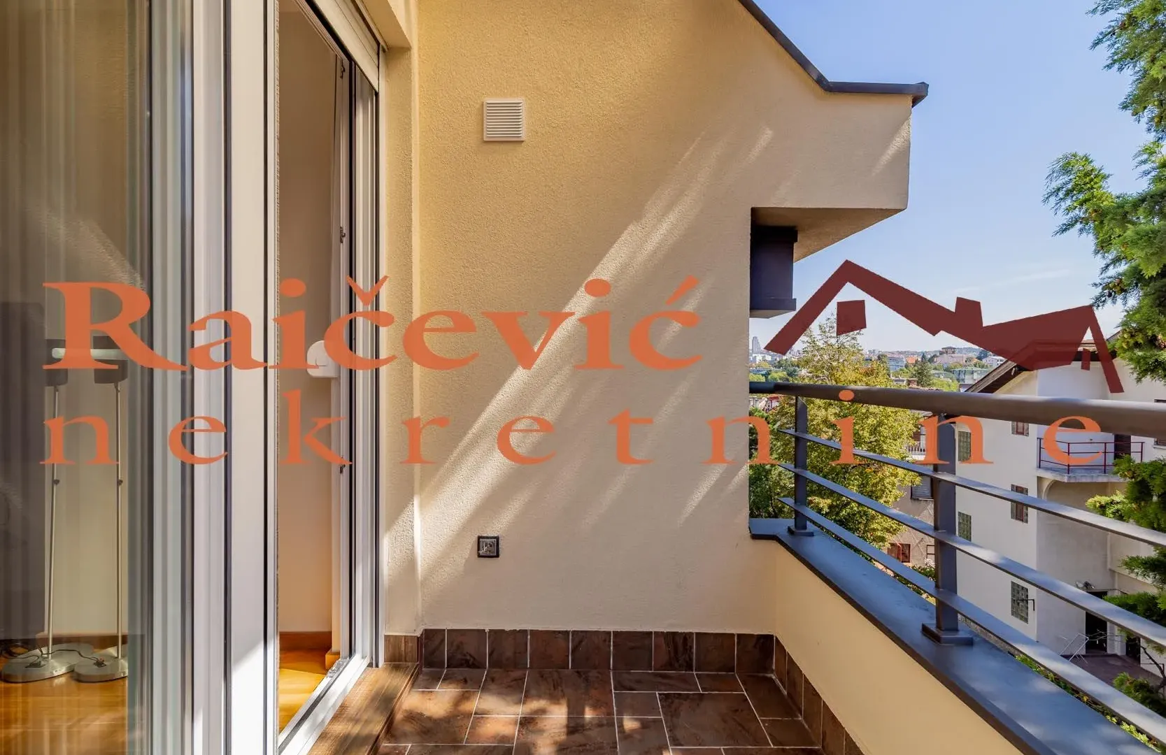 Prodaja, četvorosoban stan, 132m², Voždovac Sve Podlokacije, Beograd