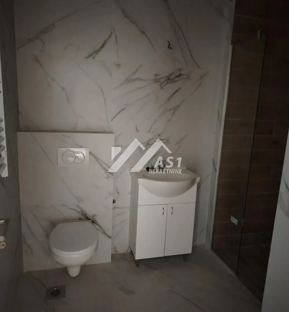 Prodaja, trosoban stan, 67m², Petrovaradin, Novi Sad
