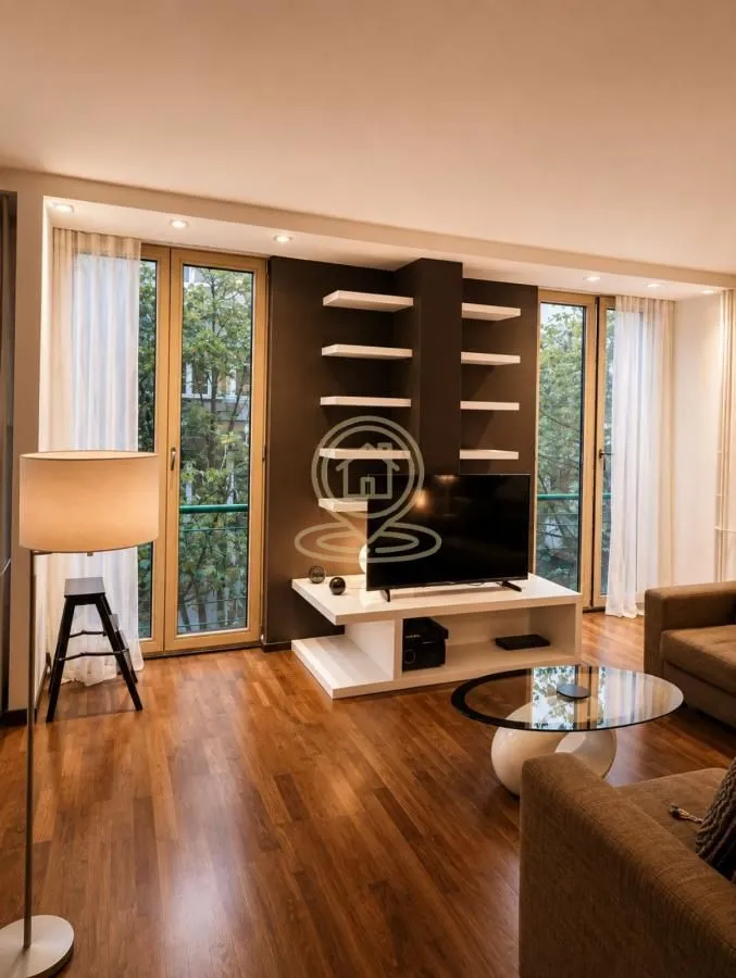 Izdavanje, četvorosoban stan, 87m², Stari Grad, Beograd